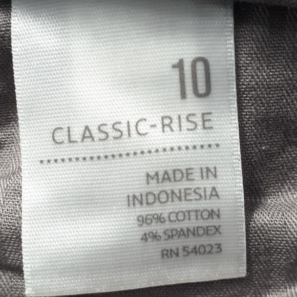 Old Navy On Classic Rise Gray Capris Pants Size 10 - Picture 12 of 16